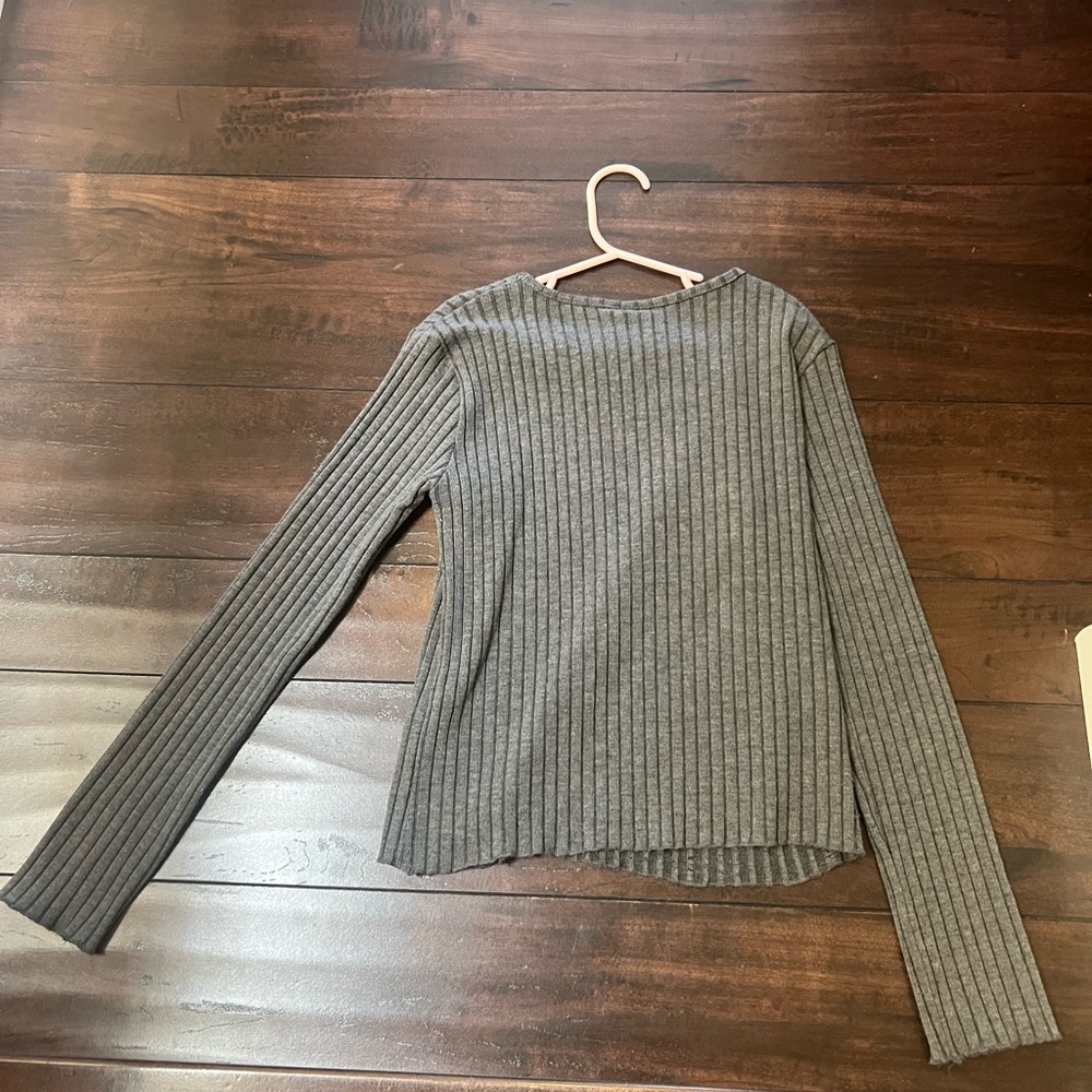 Gray Ribbed Sweater - Picture 5 of 6
